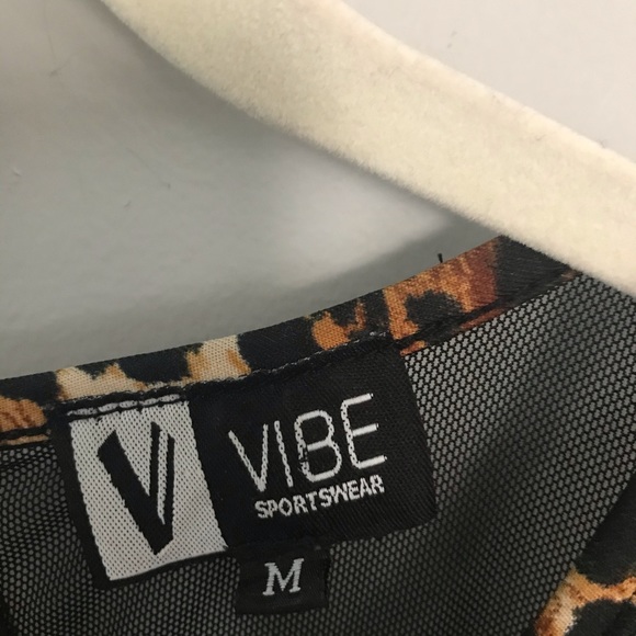 Vibe active wear top - Picture 3 of 5